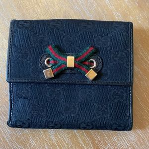 Gucci vintage signature monogram wallet